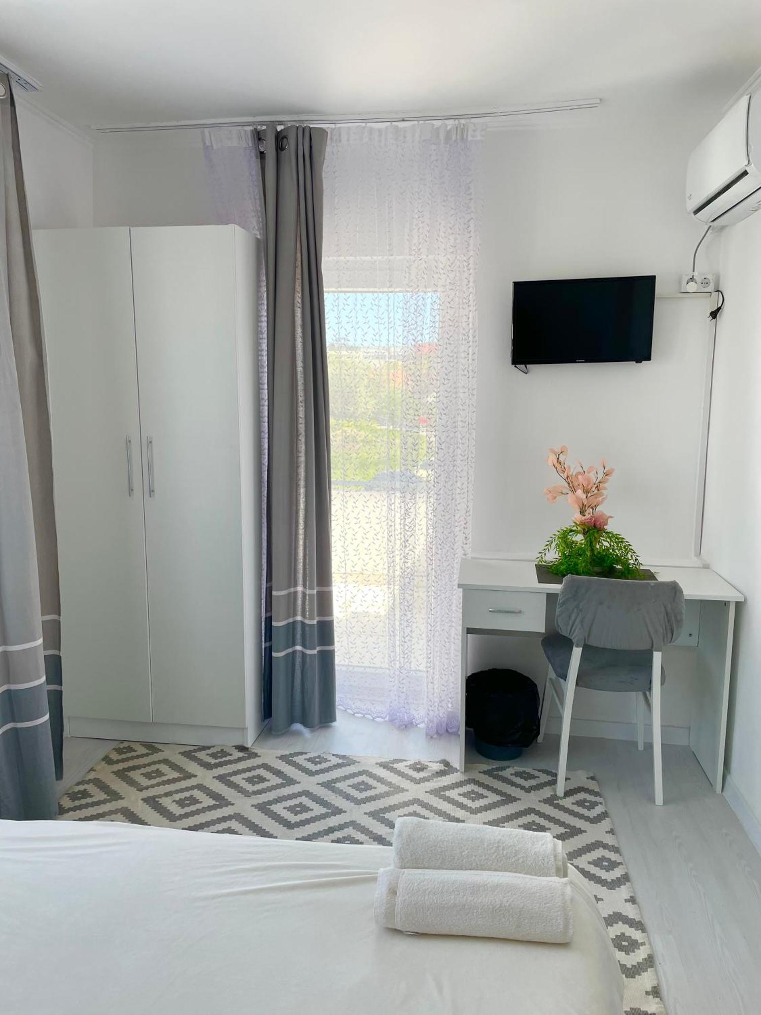 Vila Cris Apartments Năvodari Extérieur photo